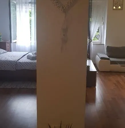 Patrick Apartment *